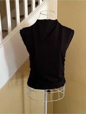 Abercrombie & Fitch Black Sleeveless Fitted Mock Neck Tank